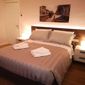 2* Alojamento de Acomodação e Pequeno-almoço 2 Navigli